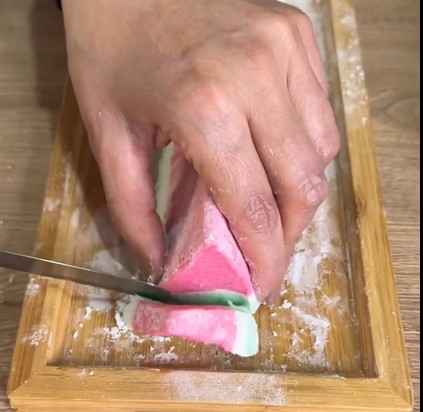 برش زدن مارشمالو هندونه ای شب یلدا