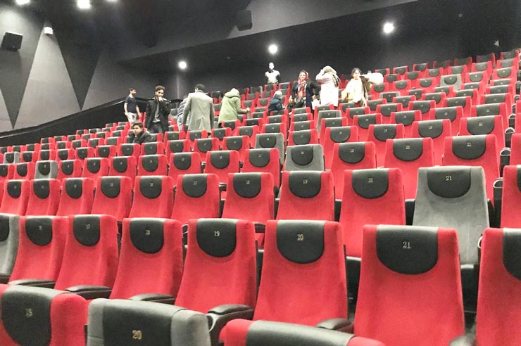 سینمای کوروش در مجتمع تجاری کوروش تهران