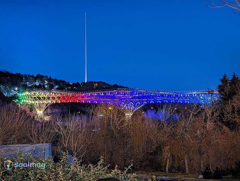 پل طبیعت تهران درشب