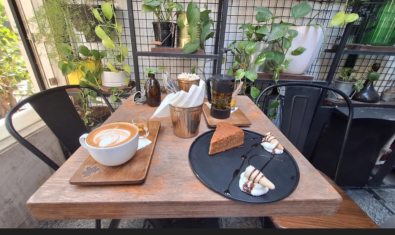 کافه باریزان شرق تهران